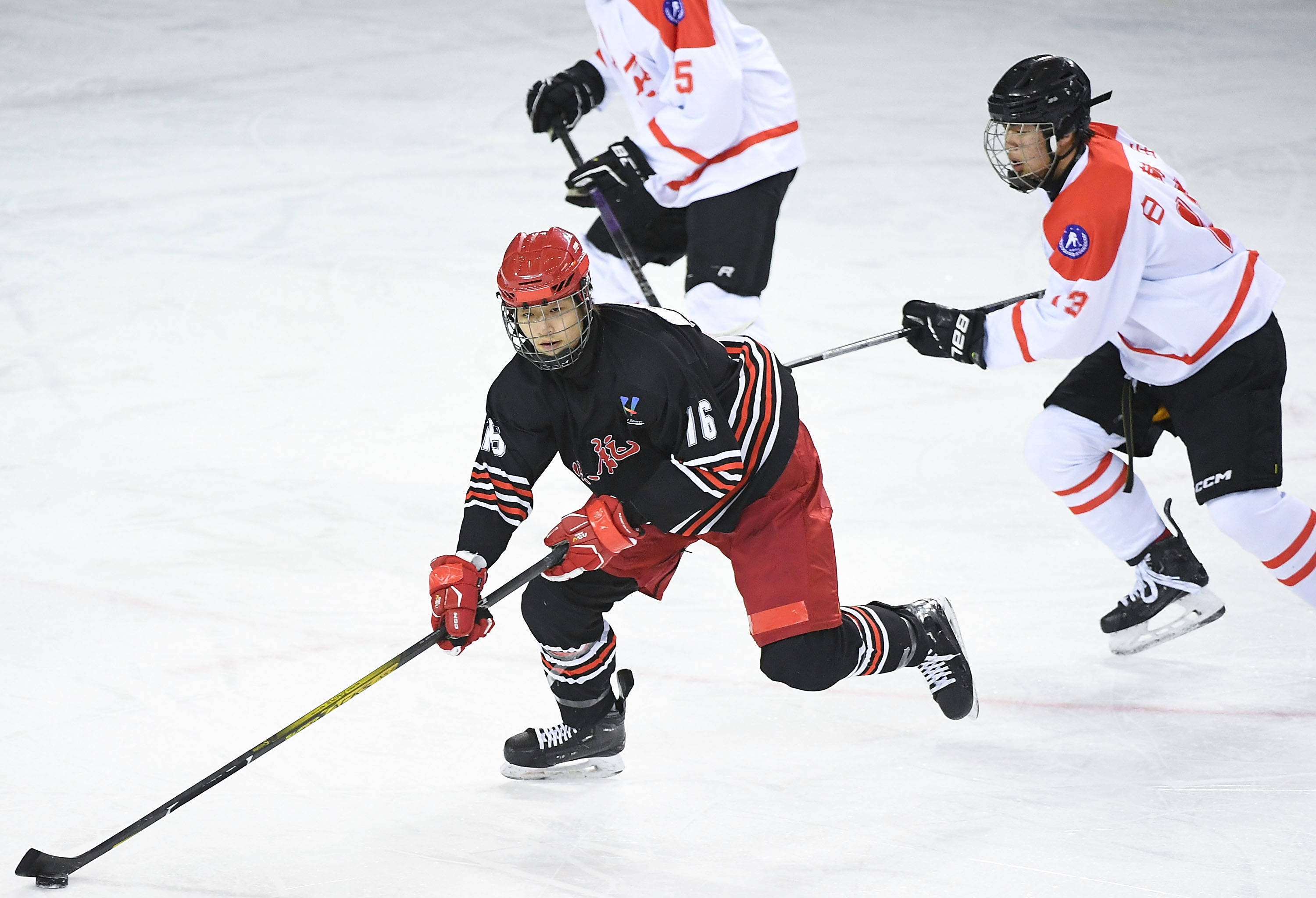 关于瑞典冰球队横扫对手晋级决赛的信息