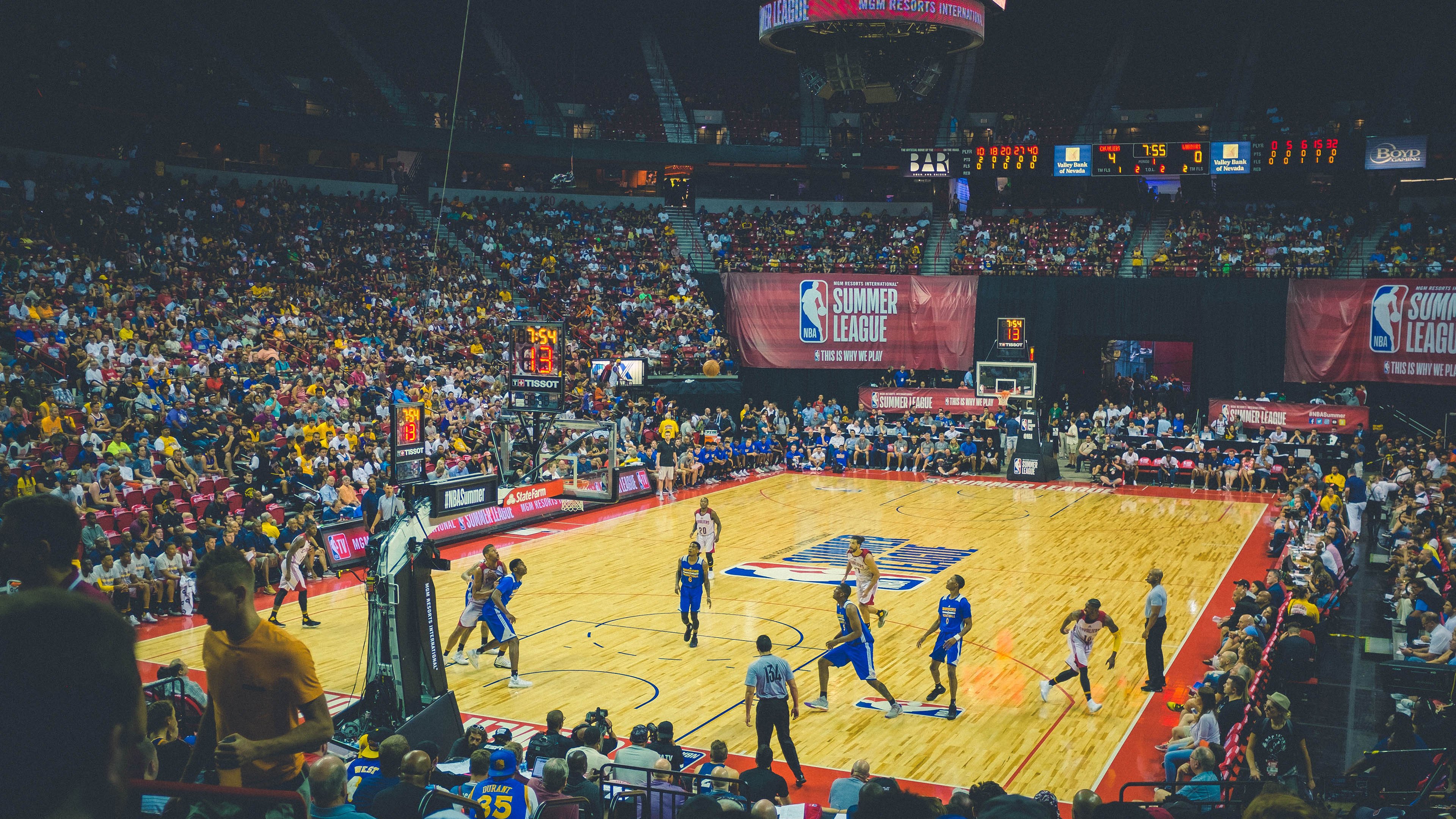 乔治化身全场焦点，老鹰展翅压制开拓者