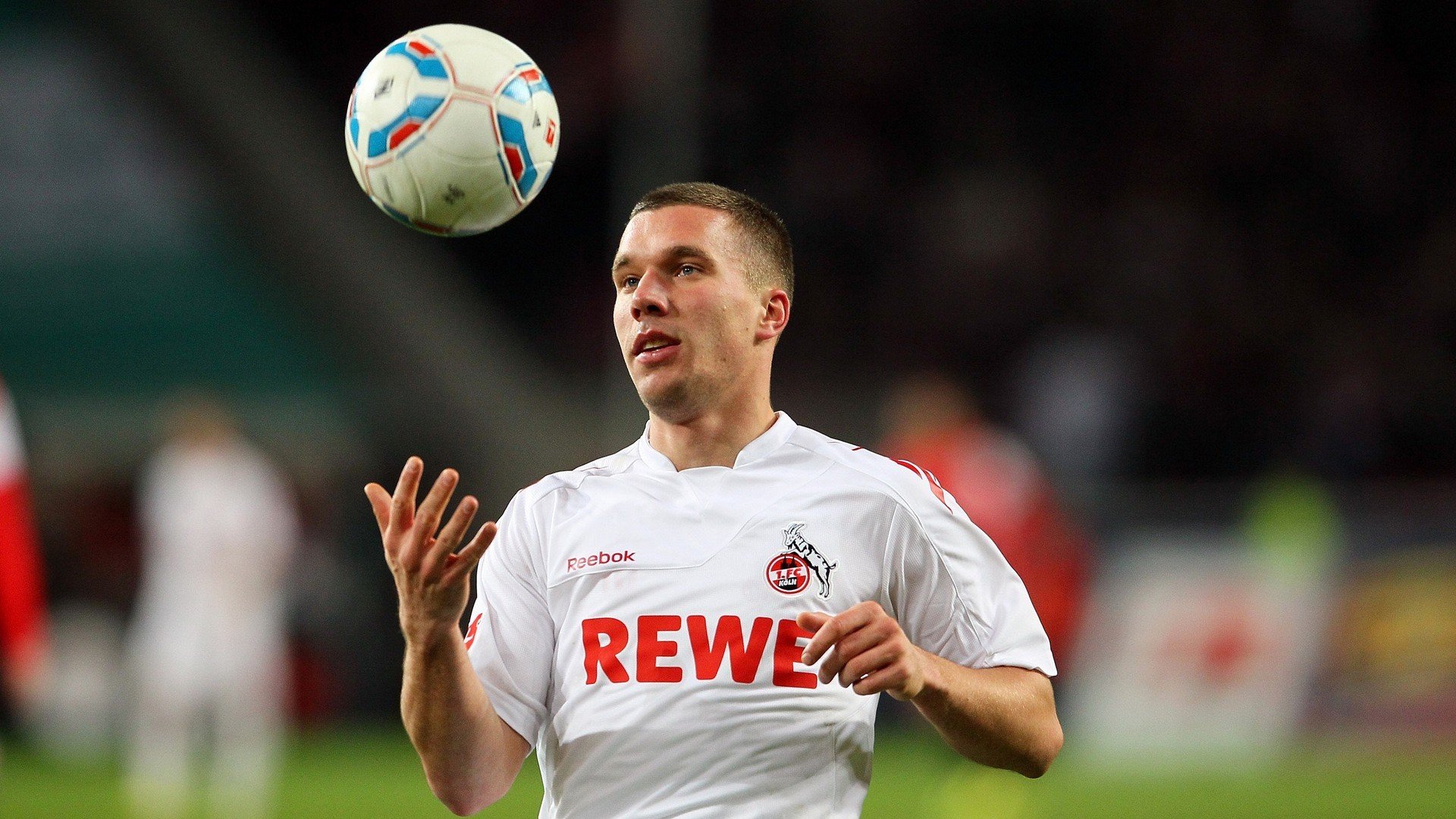 从日本队完胜德国队到奥恰洛夫扛起全队，一场胜利背后的两种叙事